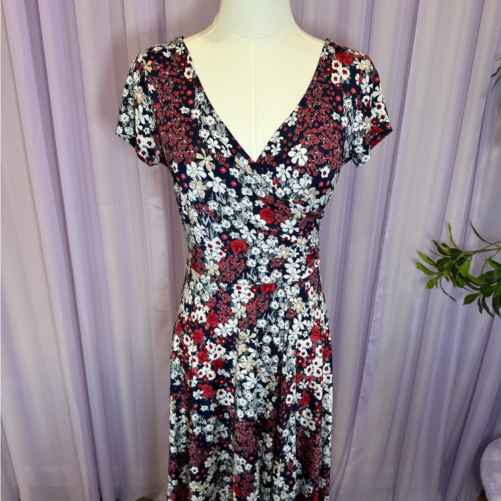 Kaileigh Red and White Floral Midi Dress